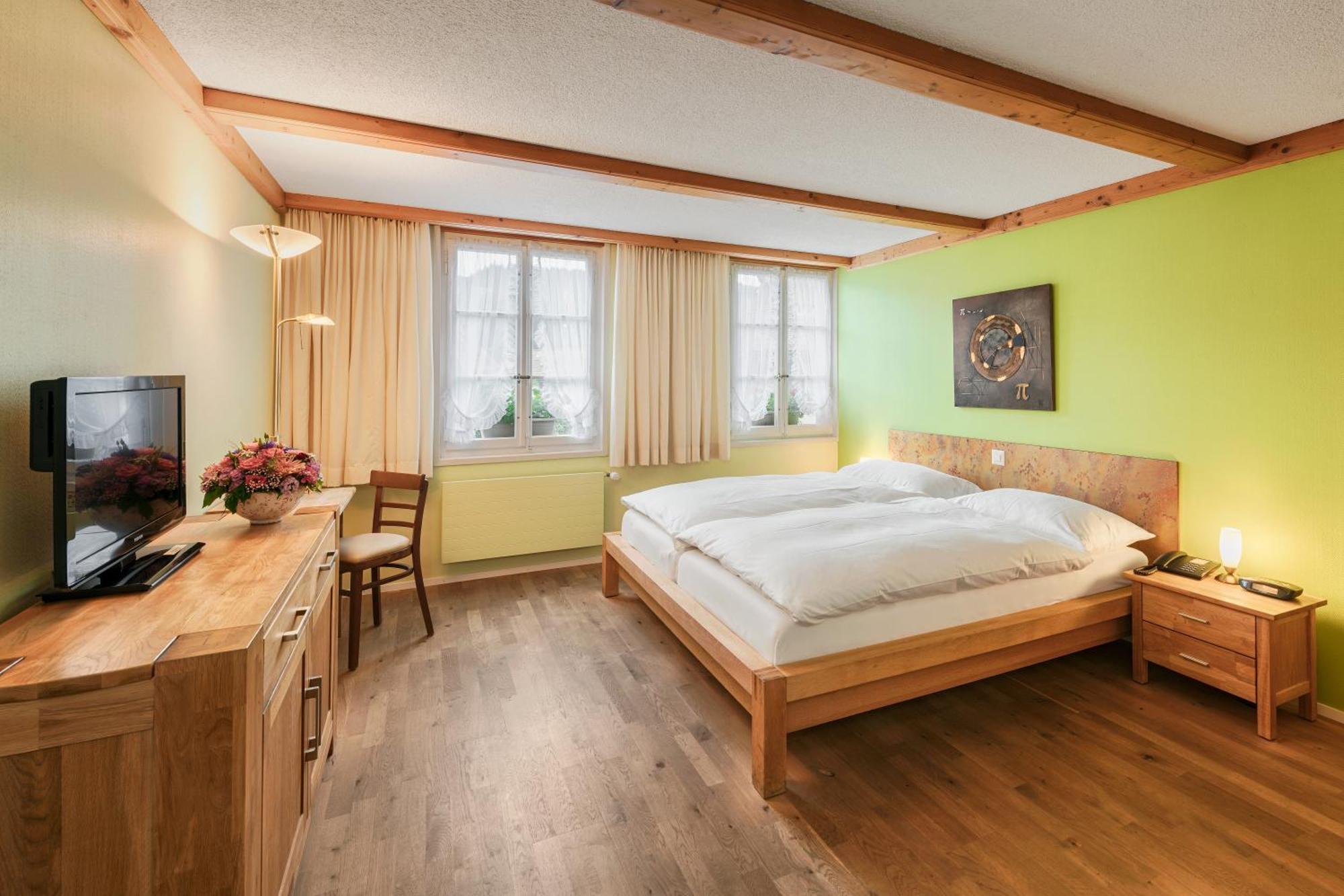 Hotel Hirschen Langnau im Emmental Exterior photo